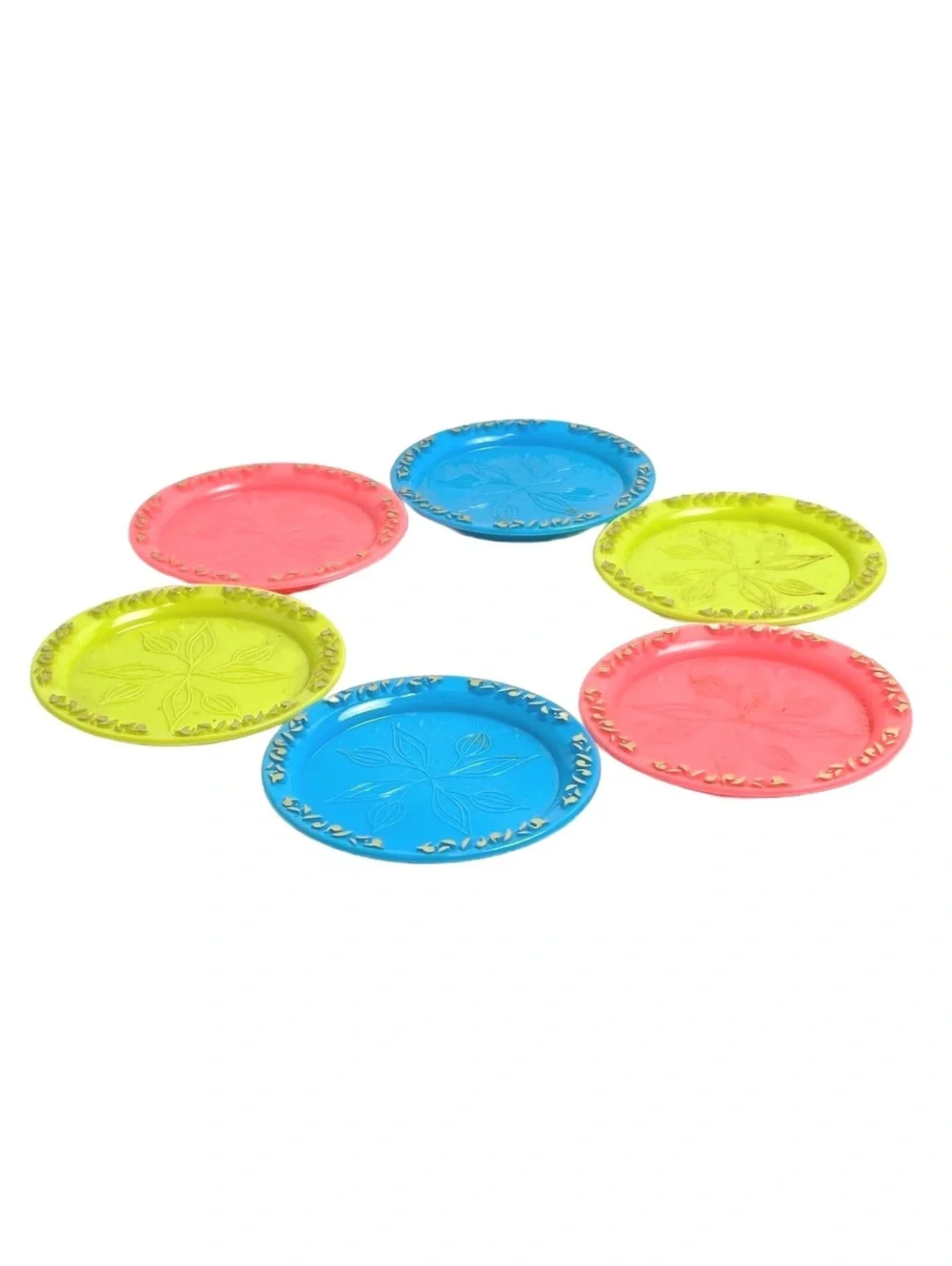 Set of 6 Colorful Decorative Plates with Leaf Motif and Embossed Edges